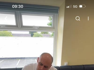 Шахи у Англії, шахи для дітей, шахи для дорослих, шахи для початківців, шахи для всіх, шахи з гросмейстером , шахи Манчестер, шахи онлайн,