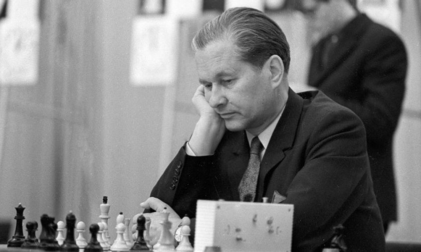 шахматы, шахматы для начинающих, гроссмейстер в шахматах, мастер в шахматах, играть в шахматы, тренер по шахматам